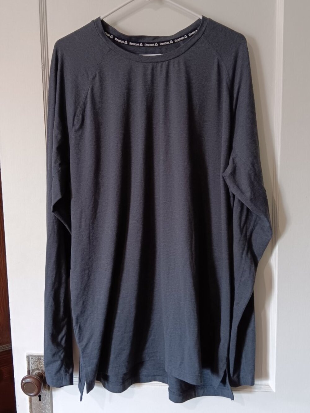 Reebok Grey Sleeve Logo Graphic Raglan Athletic Performance Long Sleeve 2XL Mens